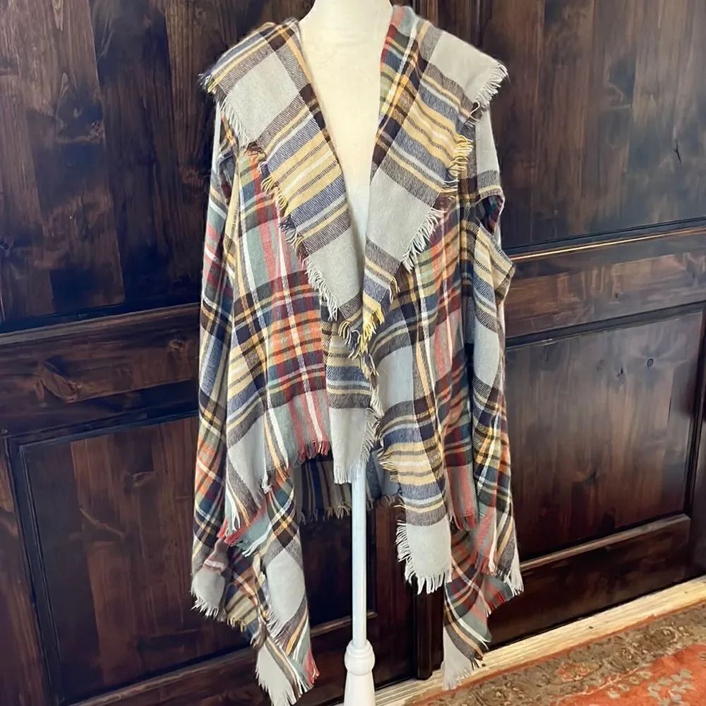 Plaid/Flannel Fringed Wrap with pockets, One Size!